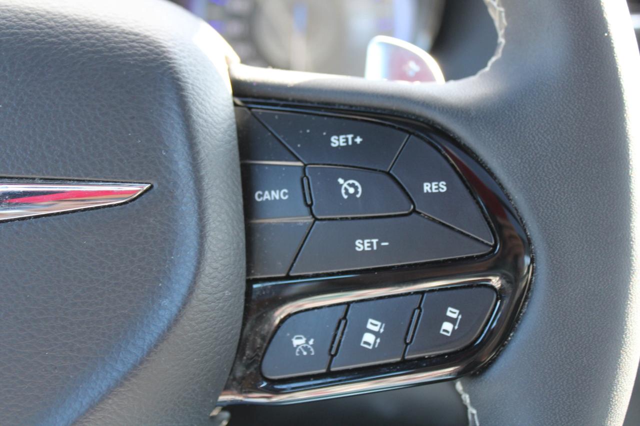 2023 Chrysler 300 300S AWD - Photo #10