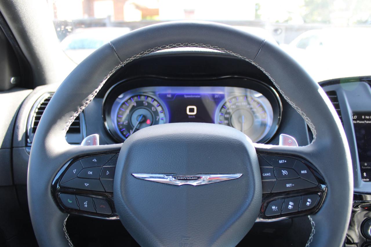 2023 Chrysler 300 300S AWD - Photo #11