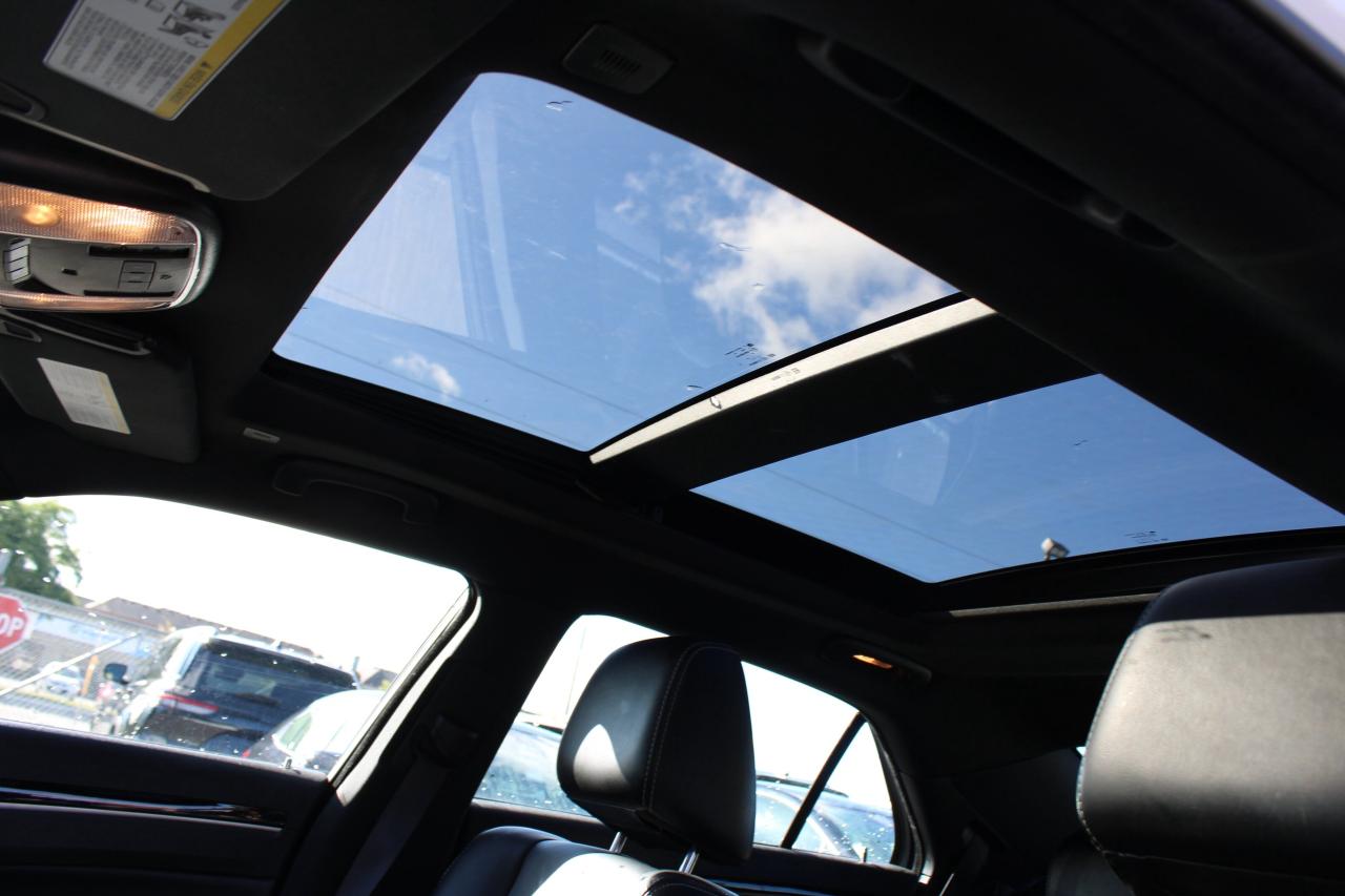 2023 Chrysler 300 300S AWD - Photo #12