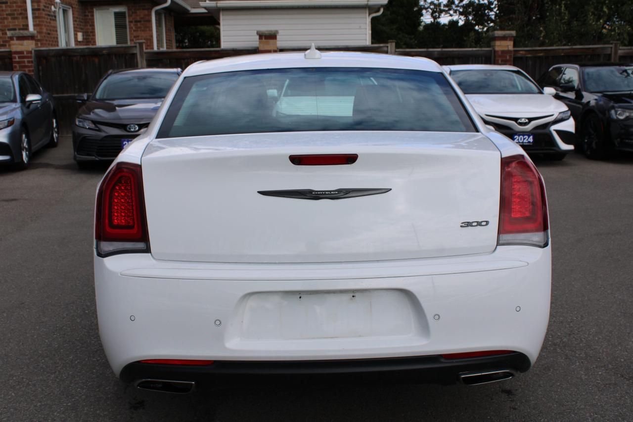2023 Chrysler 300 300 Touring L RWD - Photo #5