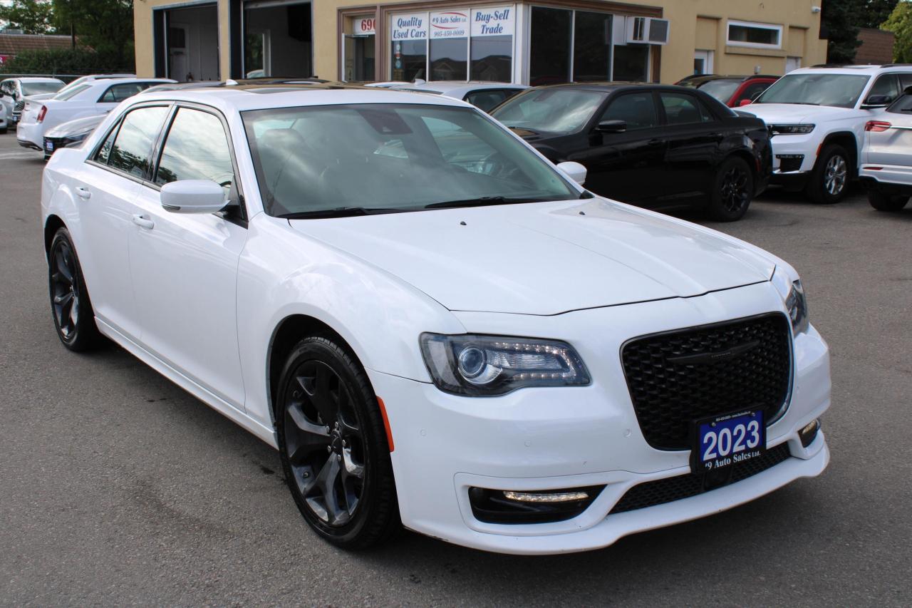 Used 2023 Chrysler 300 300 Touring L RWD for sale in Brampton, ON