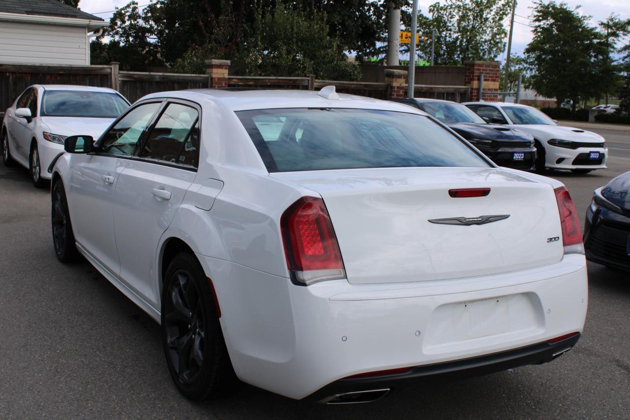 2023 Chrysler 300 300 Touring L RWD - Photo #2