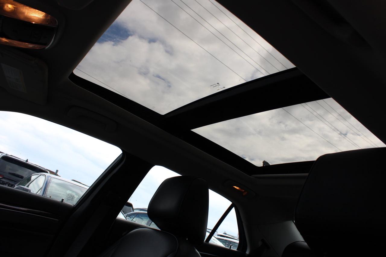 2023 Chrysler 300 300 Touring L RWD - Photo #8