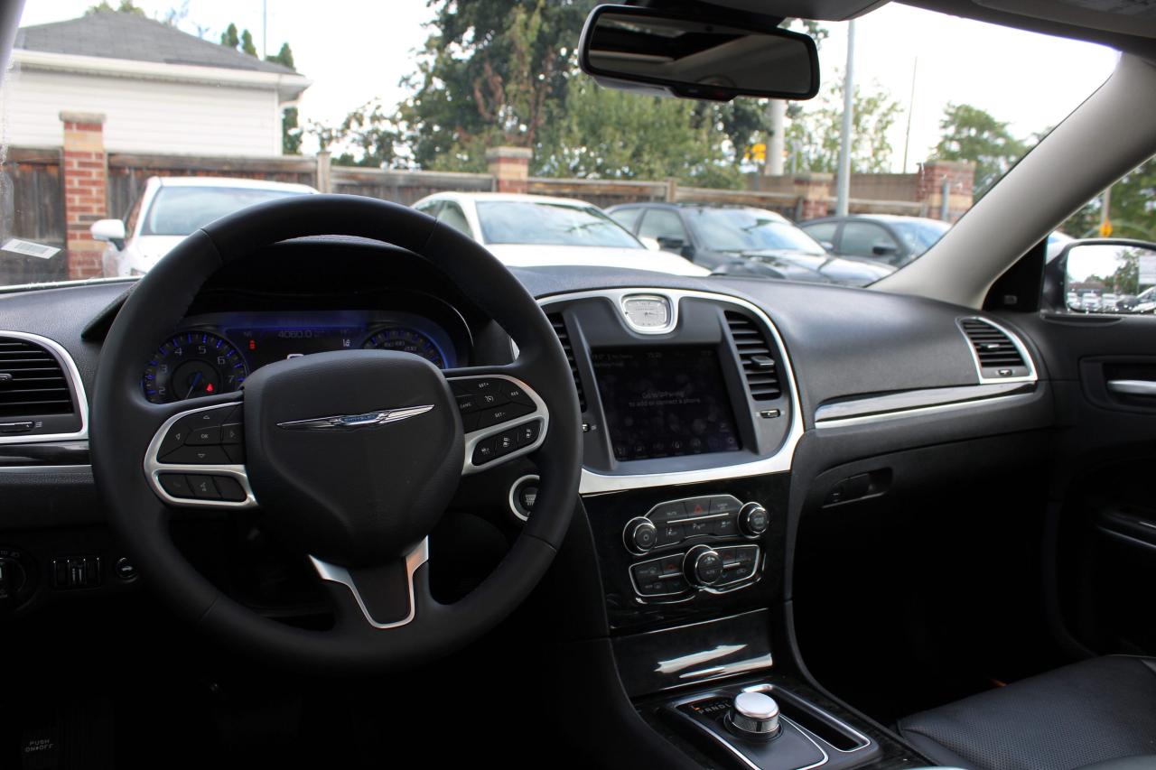 2023 Chrysler 300 300 Touring L RWD - Photo #11