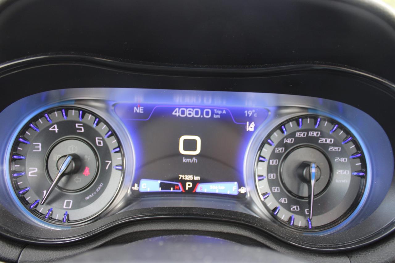 2023 Chrysler 300 300 Touring L RWD - Photo #16