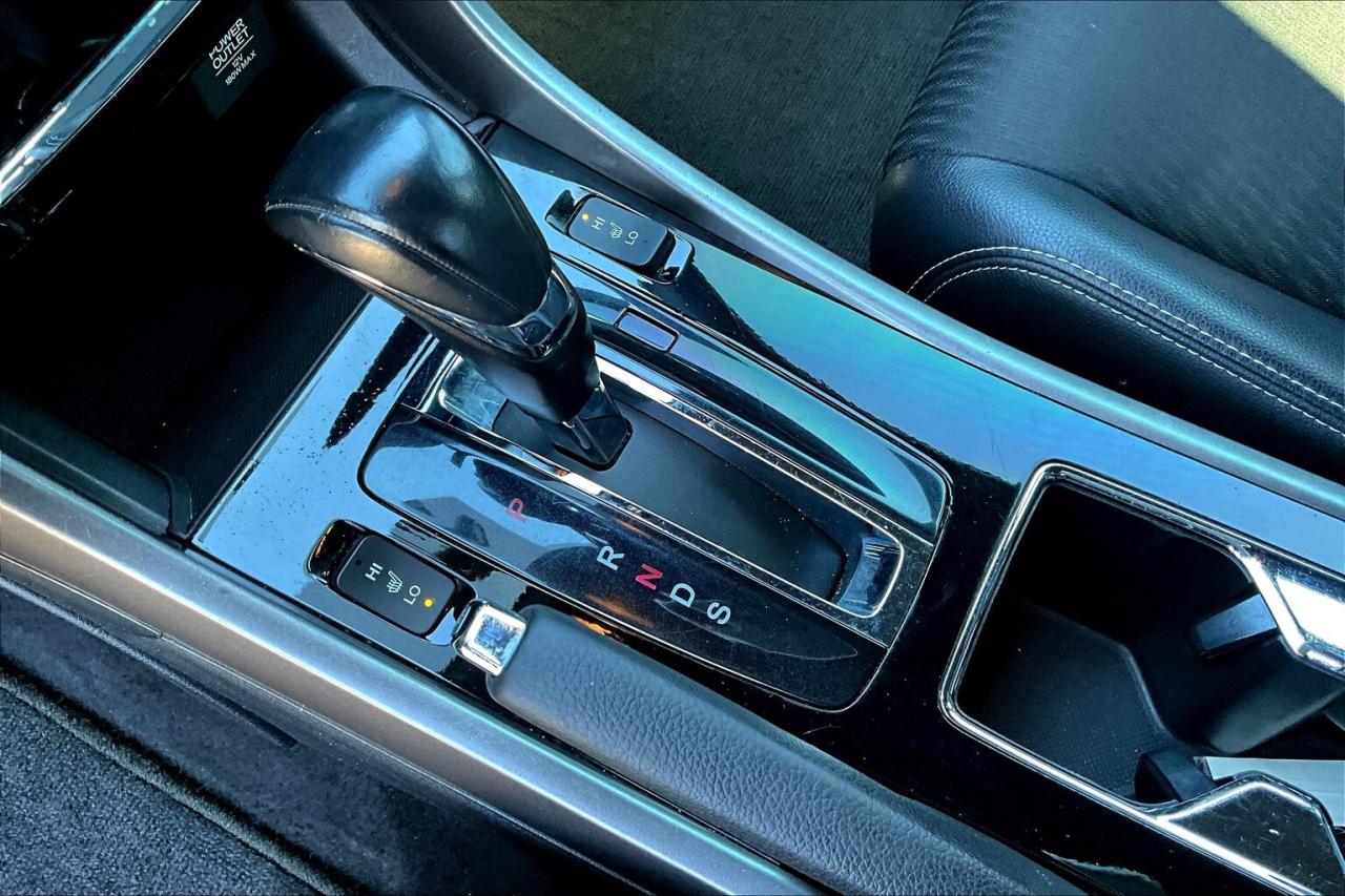 2016 Honda Accord Sedan Sport | Sunroof | Heated Seats | CarPlay | FWD Photo