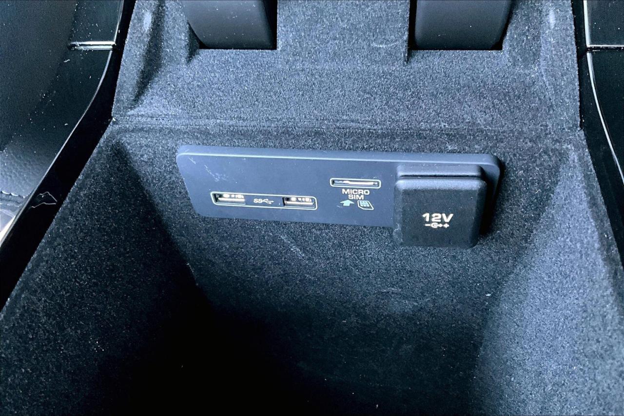 2020 Land Rover Range Rover Velar P340 R-Dynamic S Photo