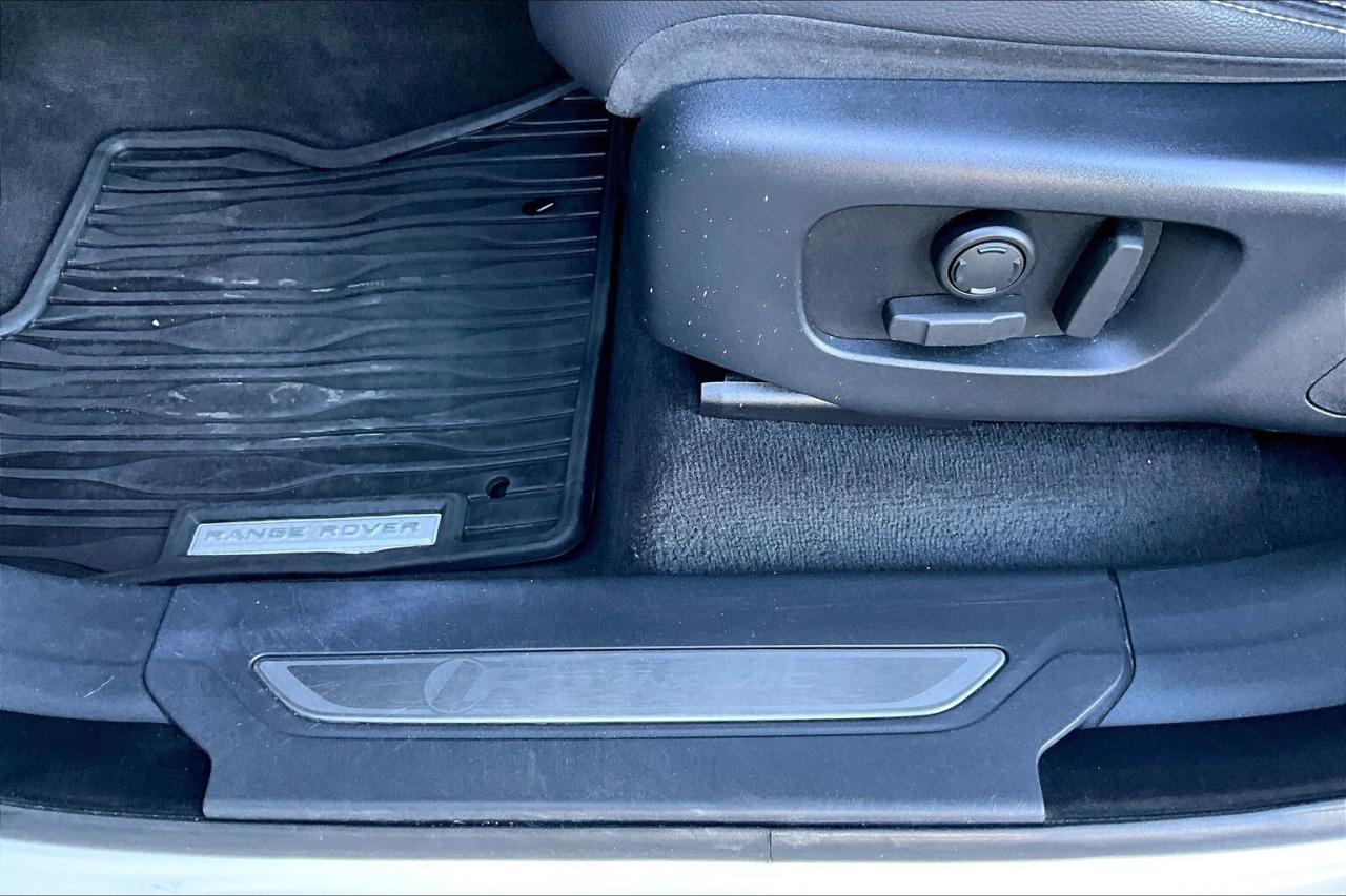 2020 Land Rover Range Rover Velar P340 R-Dynamic S Photo