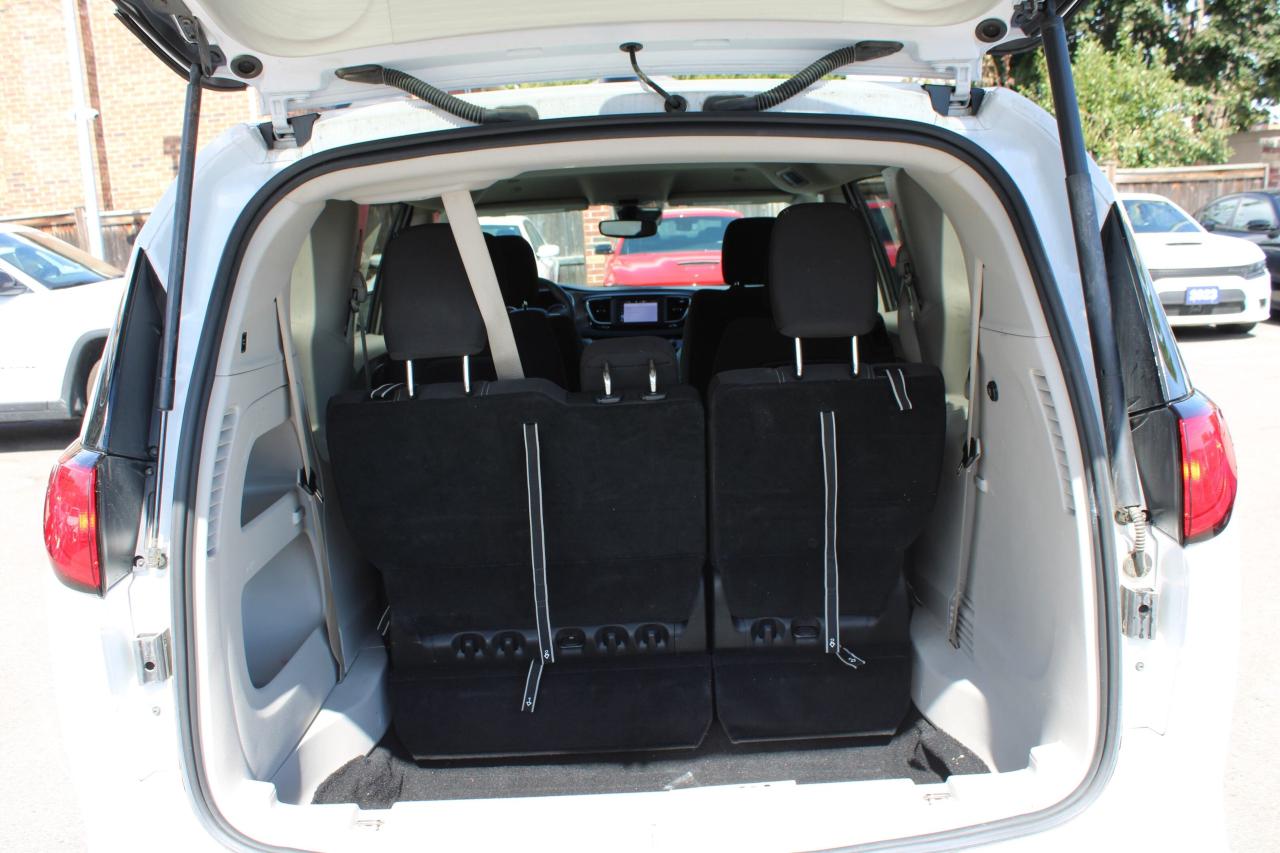 2024 Dodge Grand Caravan SXT 2WD - Photo #6