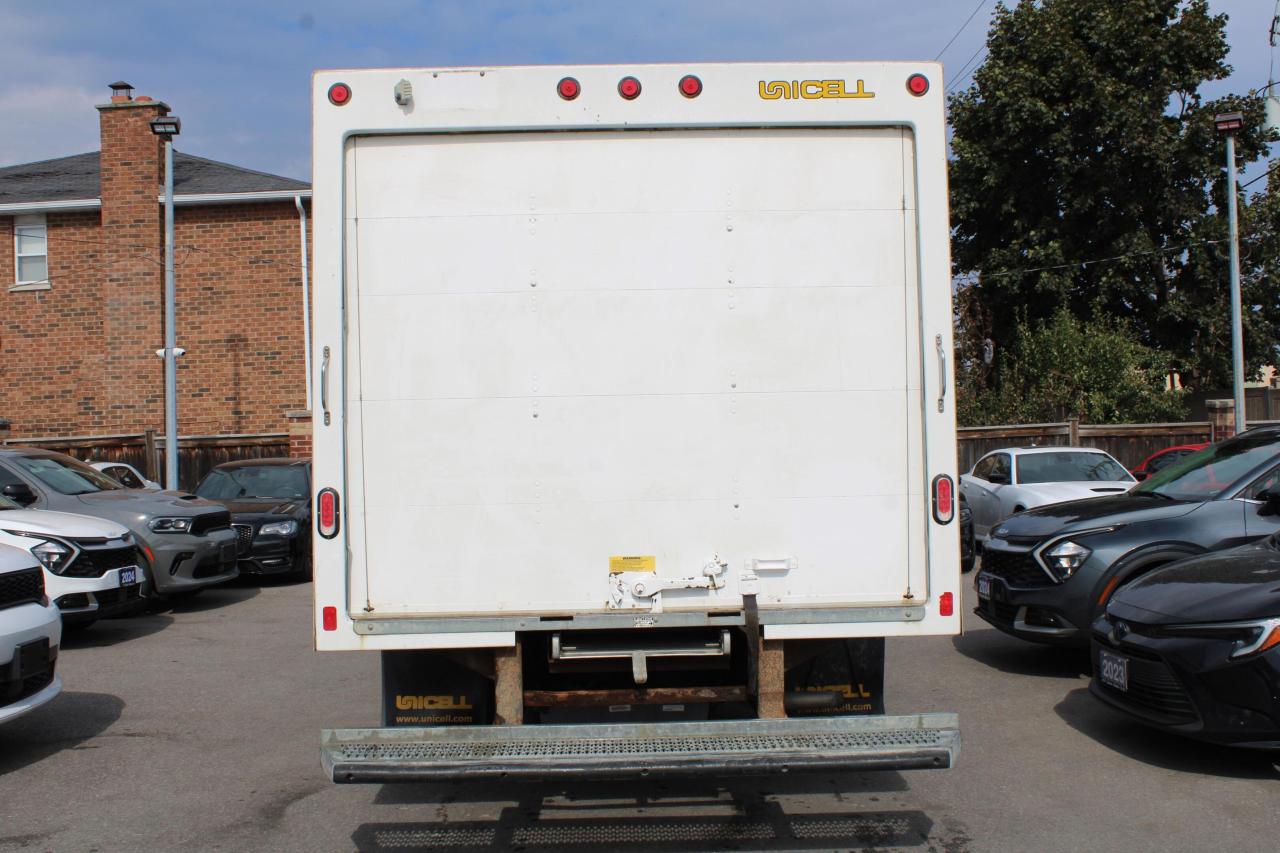 2021 Ford E-Series Cutaway E-450 DRW 176 WB - Photo #4
