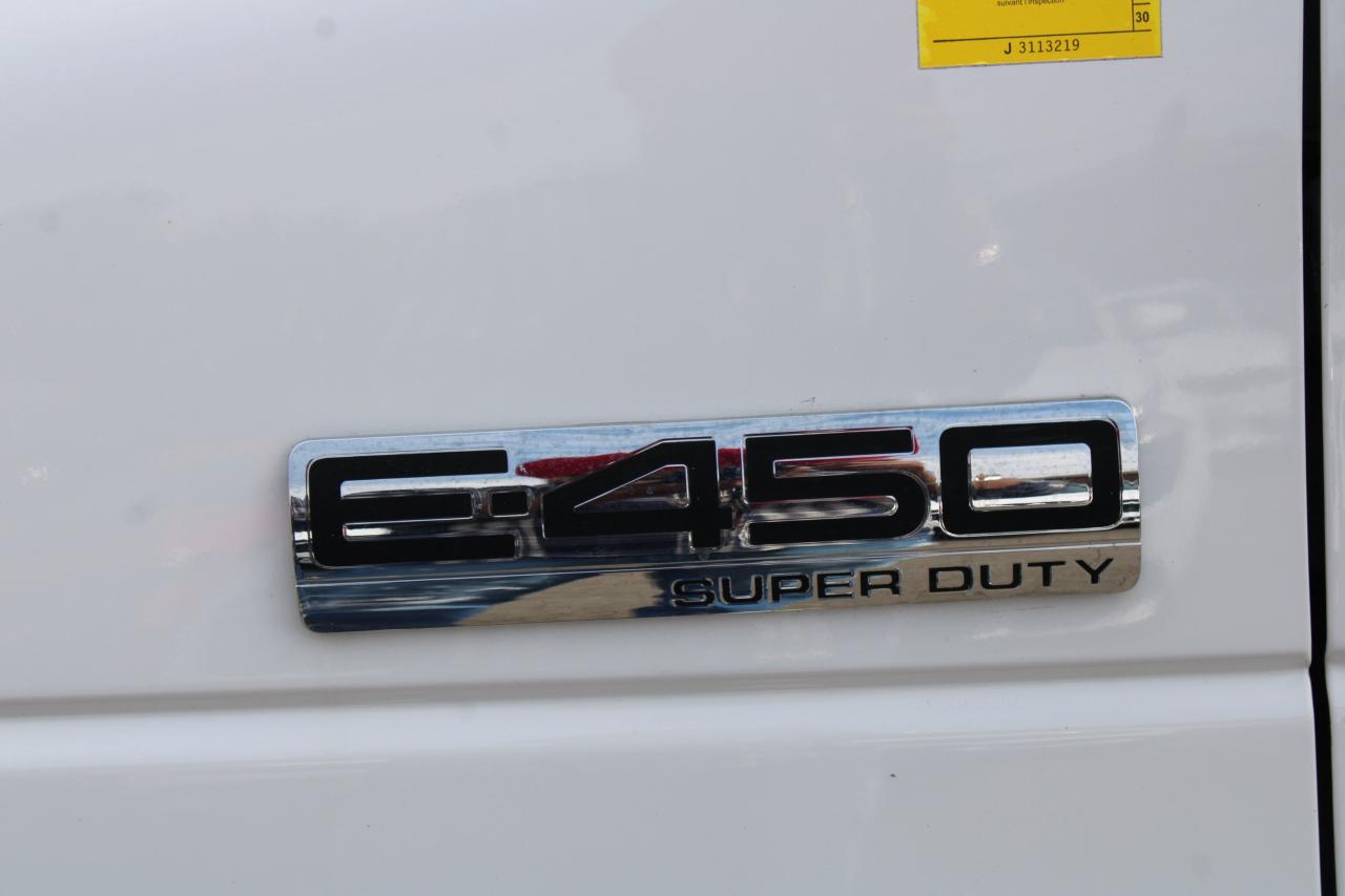 2021 Ford E-Series Cutaway E-450 DRW 176 WB - Photo #17