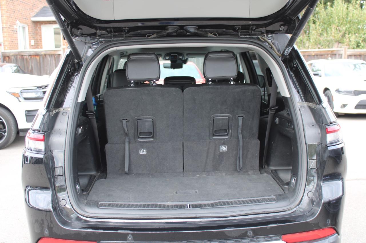 2023 Jeep Grand Cherokee L Limited 4x4 - Photo #14