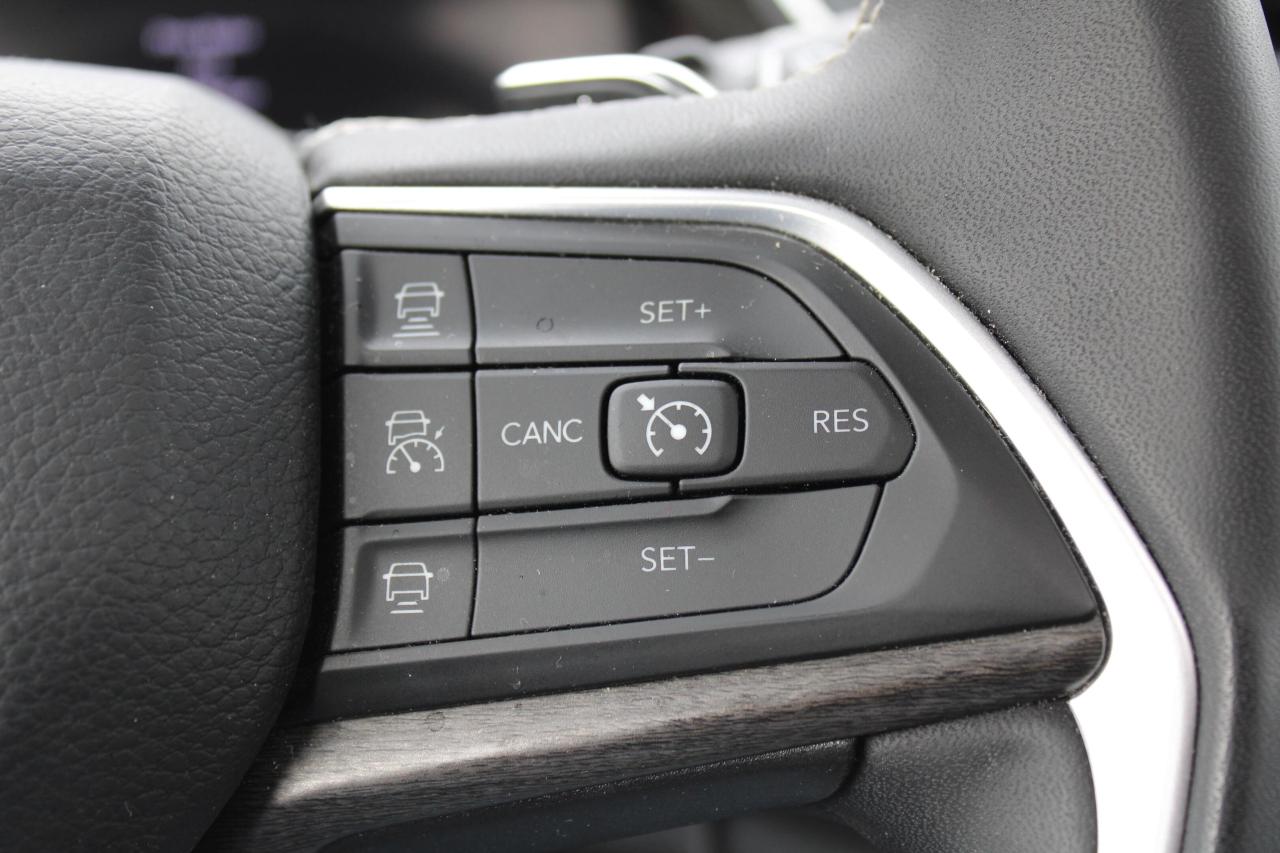 2023 Jeep Grand Cherokee L Limited 4x4 - Photo #12