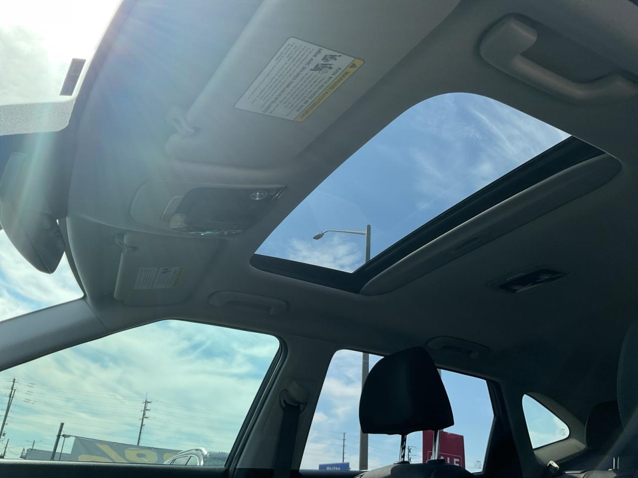 2023 Kia Seltos 1.6L SX! Clean CarFax! Photo