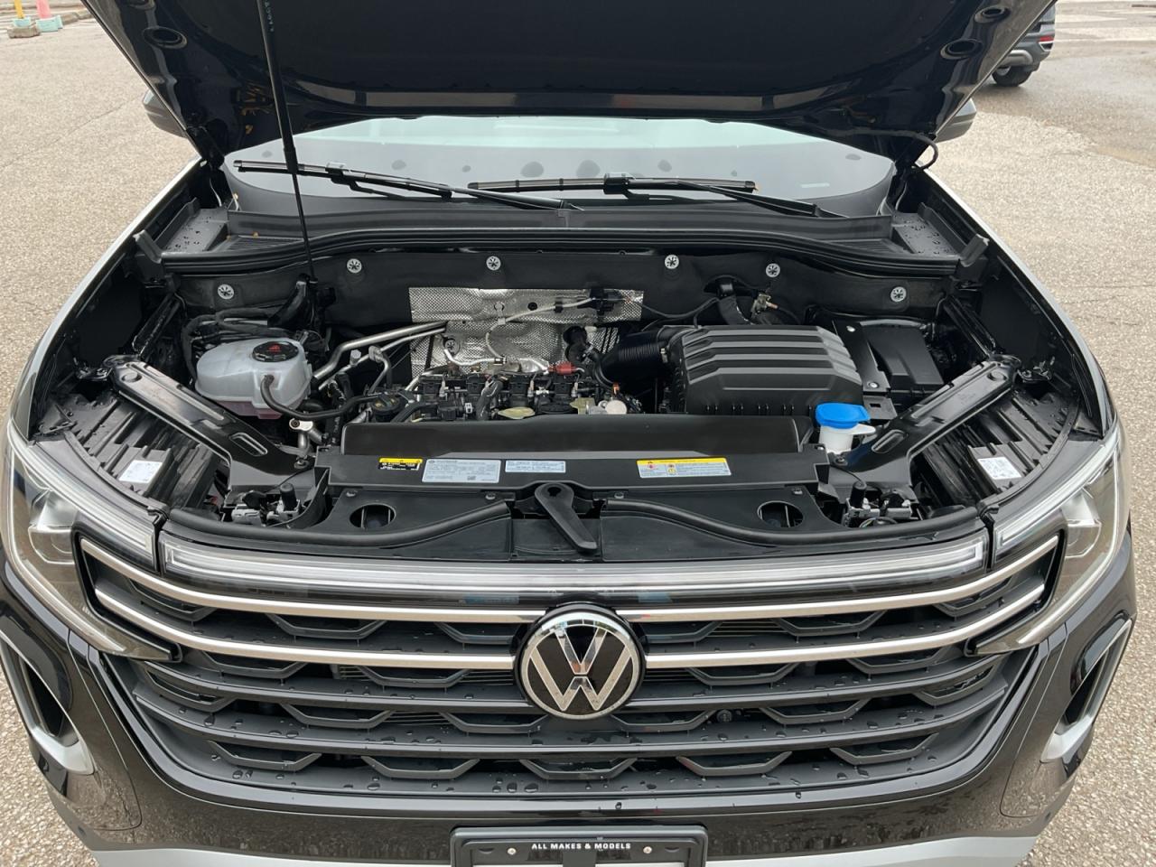 2025 Volkswagen Atlas 2.0L Peak Edition! Why buy New! Great KMs! Photo