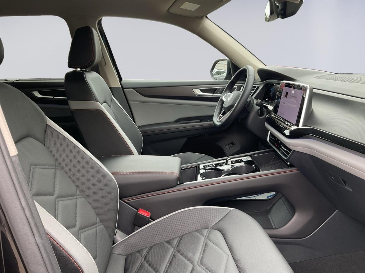 2025 Volkswagen Atlas 2.0L Peak Edition! Why buy New! Great KMs! Photo