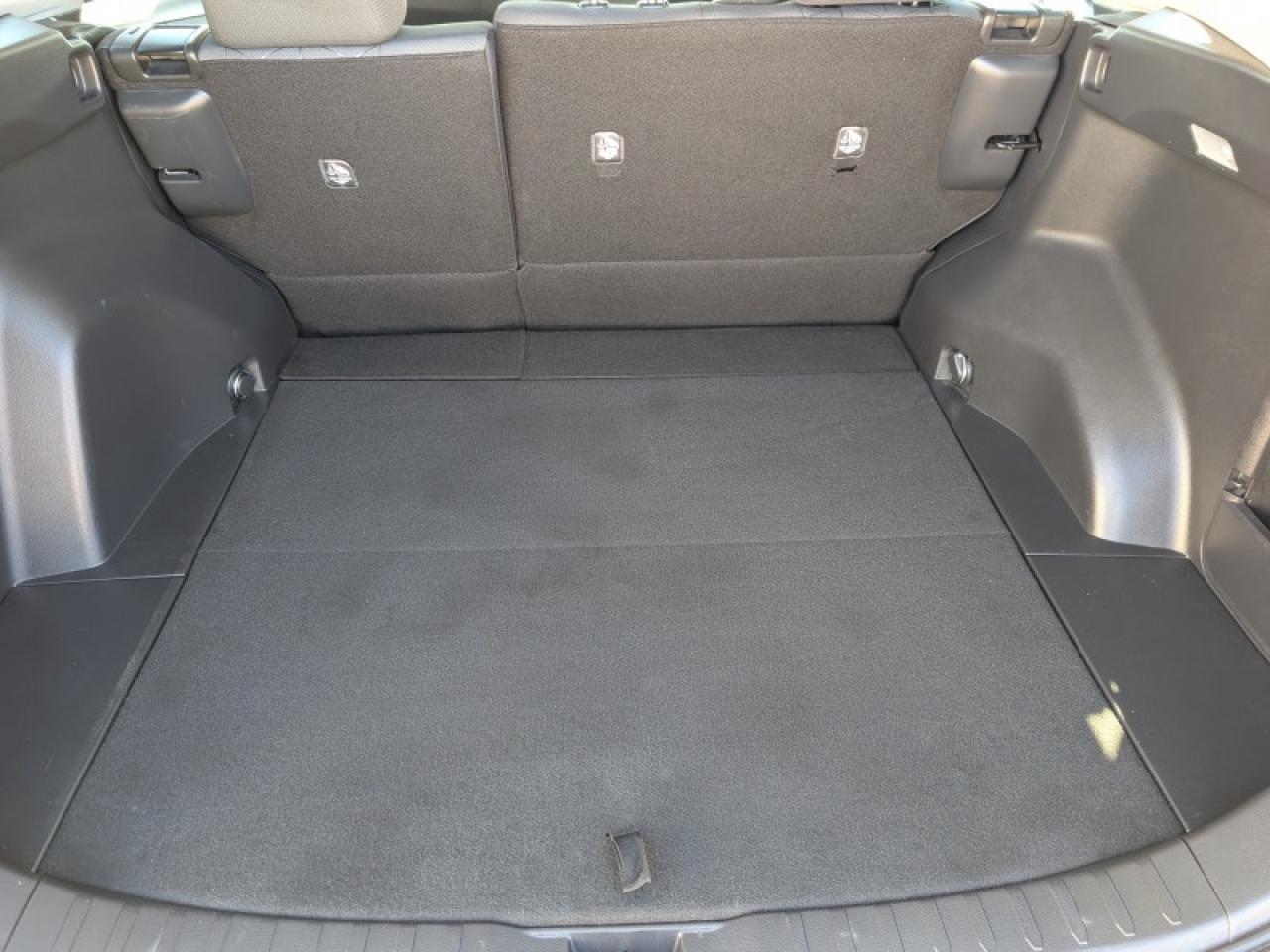 2021 Toyota RAV4 XLE  **LOW KMS - 1 OWNER** Photo