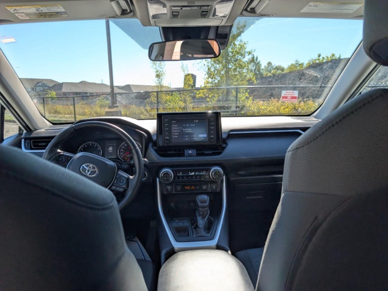 2021 Toyota RAV4 XLE  **LOW KMS - 1 OWNER** Photo