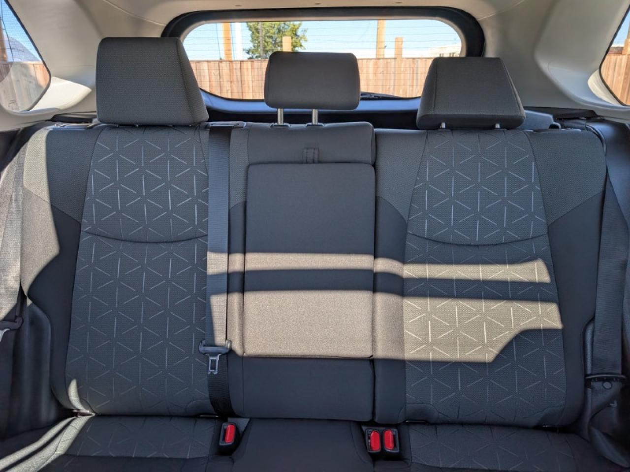 2021 Toyota RAV4 XLE  **LOW KMS - 1 OWNER** Photo