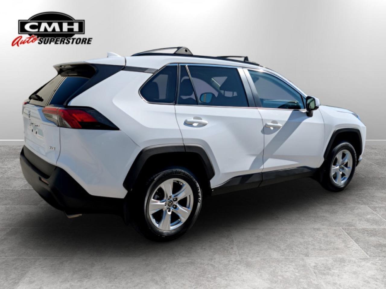 2021 Toyota RAV4 XLE  **LOW KMS - 1 OWNER** Photo