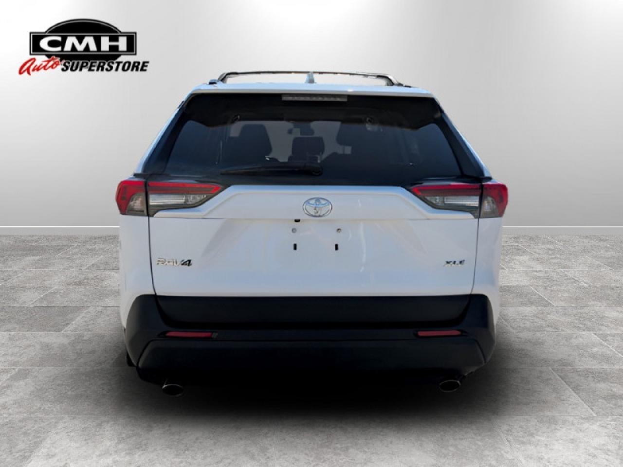 2021 Toyota RAV4 XLE  **LOW KMS - 1 OWNER** Photo3