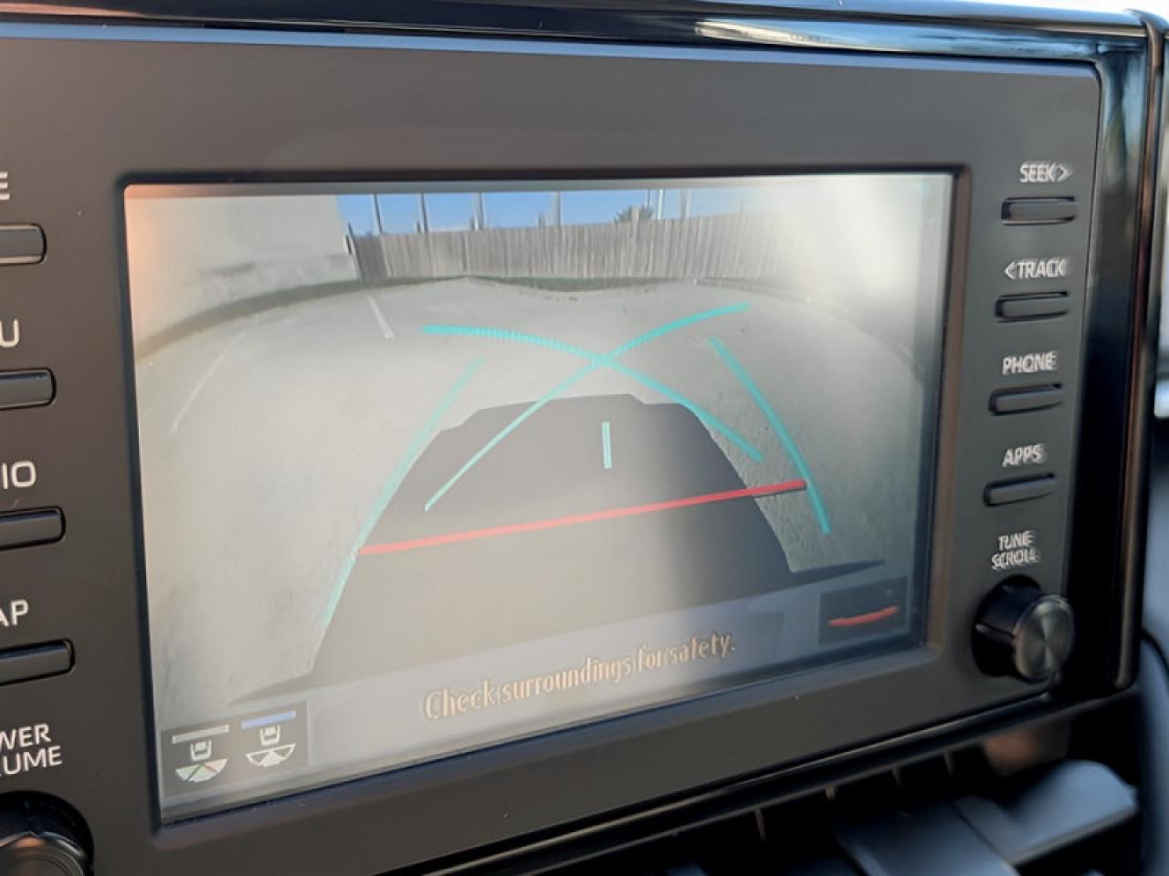 2021 Toyota RAV4 XLE  **LOW KMS - 1 OWNER** Photo