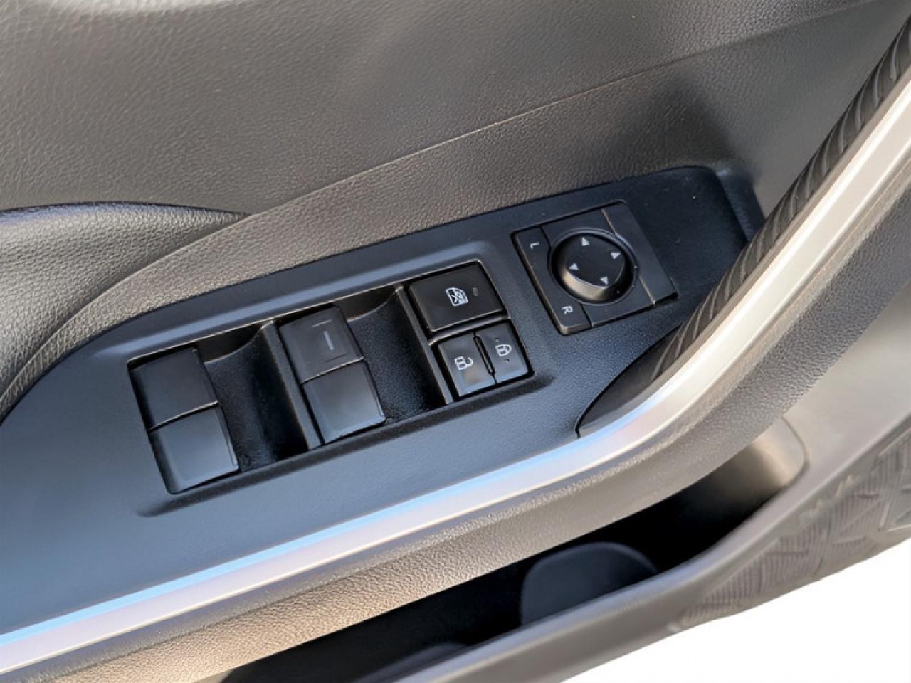 2021 Toyota RAV4 XLE  **LOW KMS - 1 OWNER** Photo