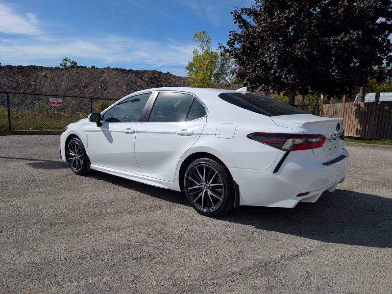 2024 Toyota Camry SE Upgrade  **SE UPGRADE - VERY CLEAN** Photo2