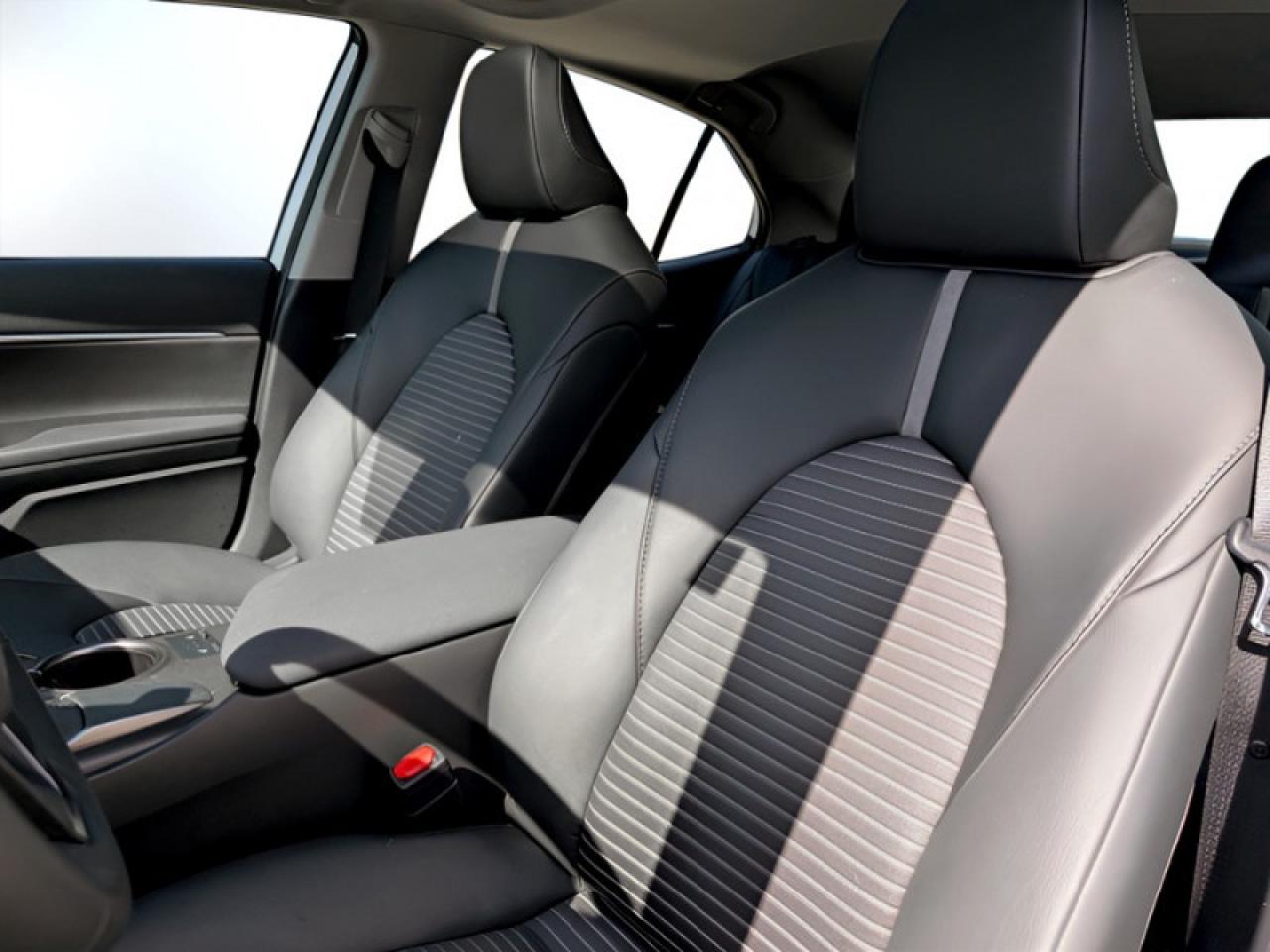 2024 Toyota Camry SE Upgrade  **SE UPGRADE - VERY CLEAN** Photo