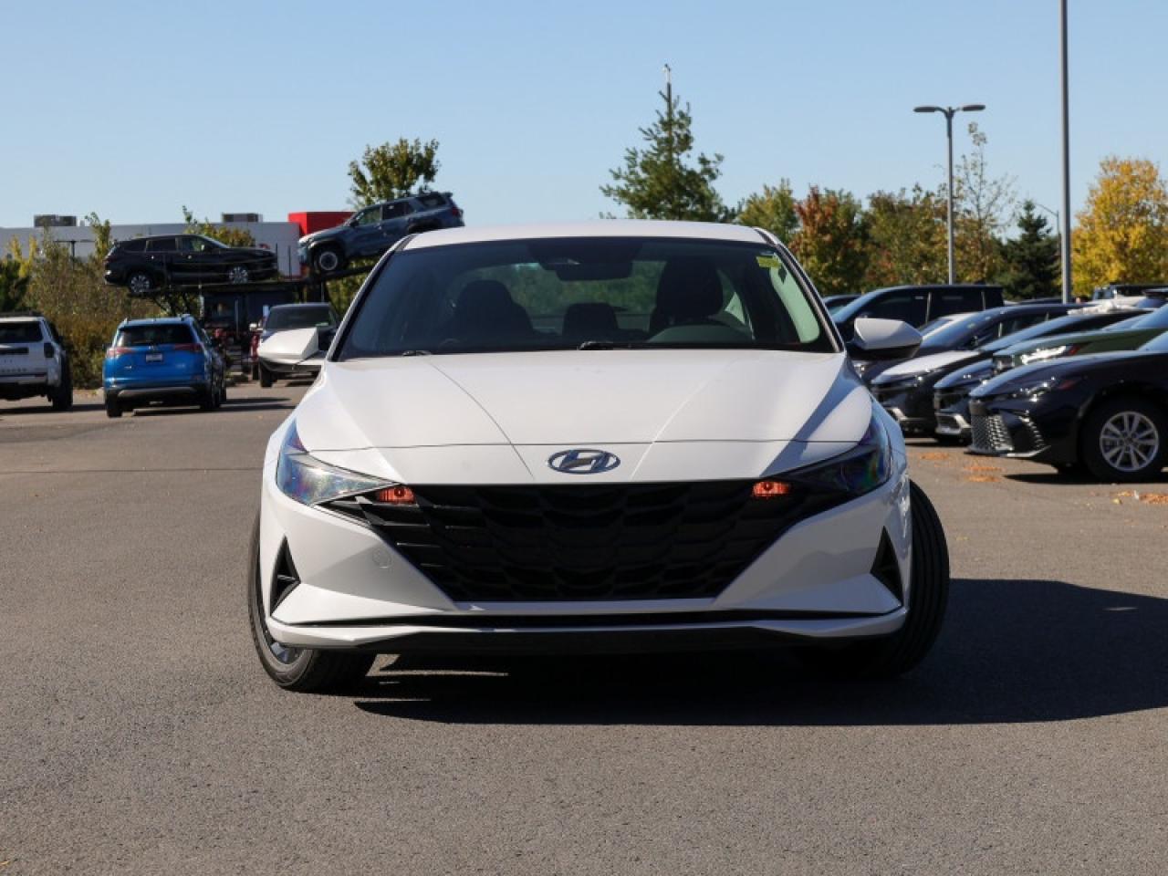 2022 Hyundai Elantra Preferred  -  Heated Seats - $164 B/W Photo4