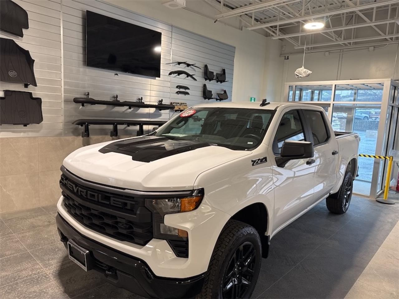 2025 Chevrolet Silverado 1500 Custom Trail Photo