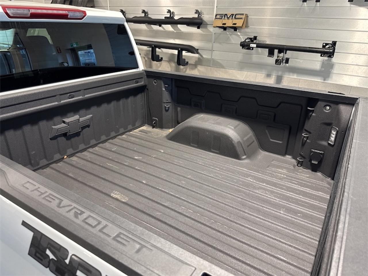 2025 Chevrolet Silverado 1500 Custom Trail Photo