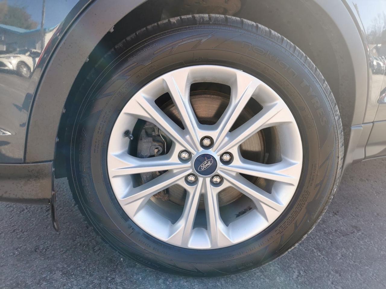 2019 Ford Escape SE 4WD - Photo #9
