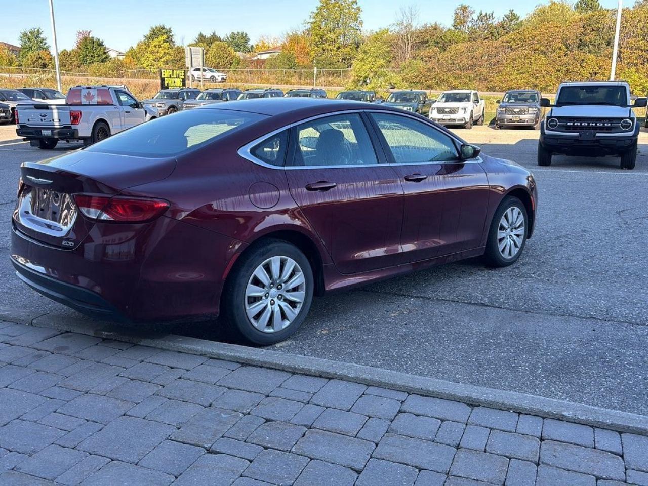 2016 Chrysler 200 LX Photo5