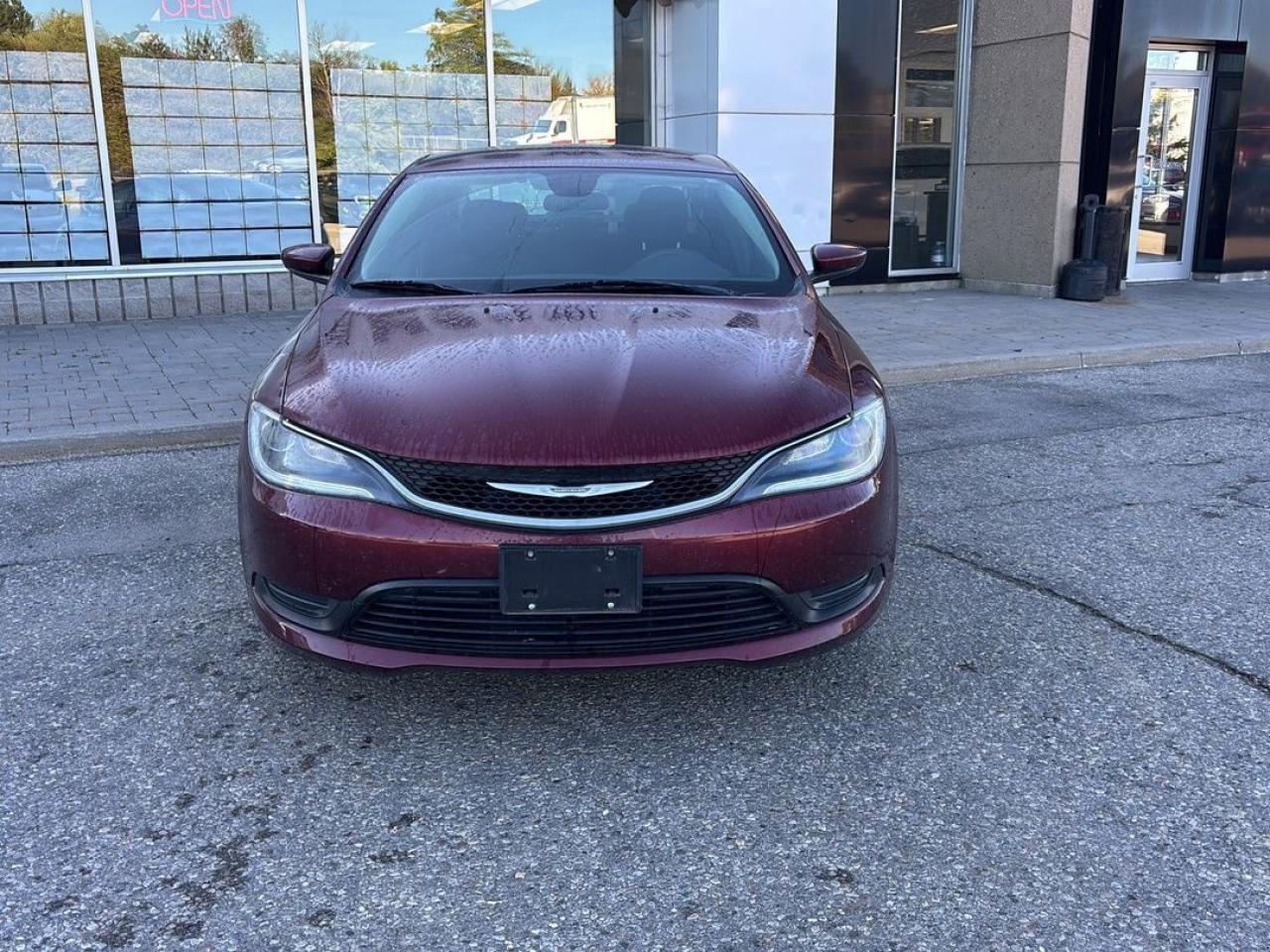 2016 Chrysler 200 LX Photo1