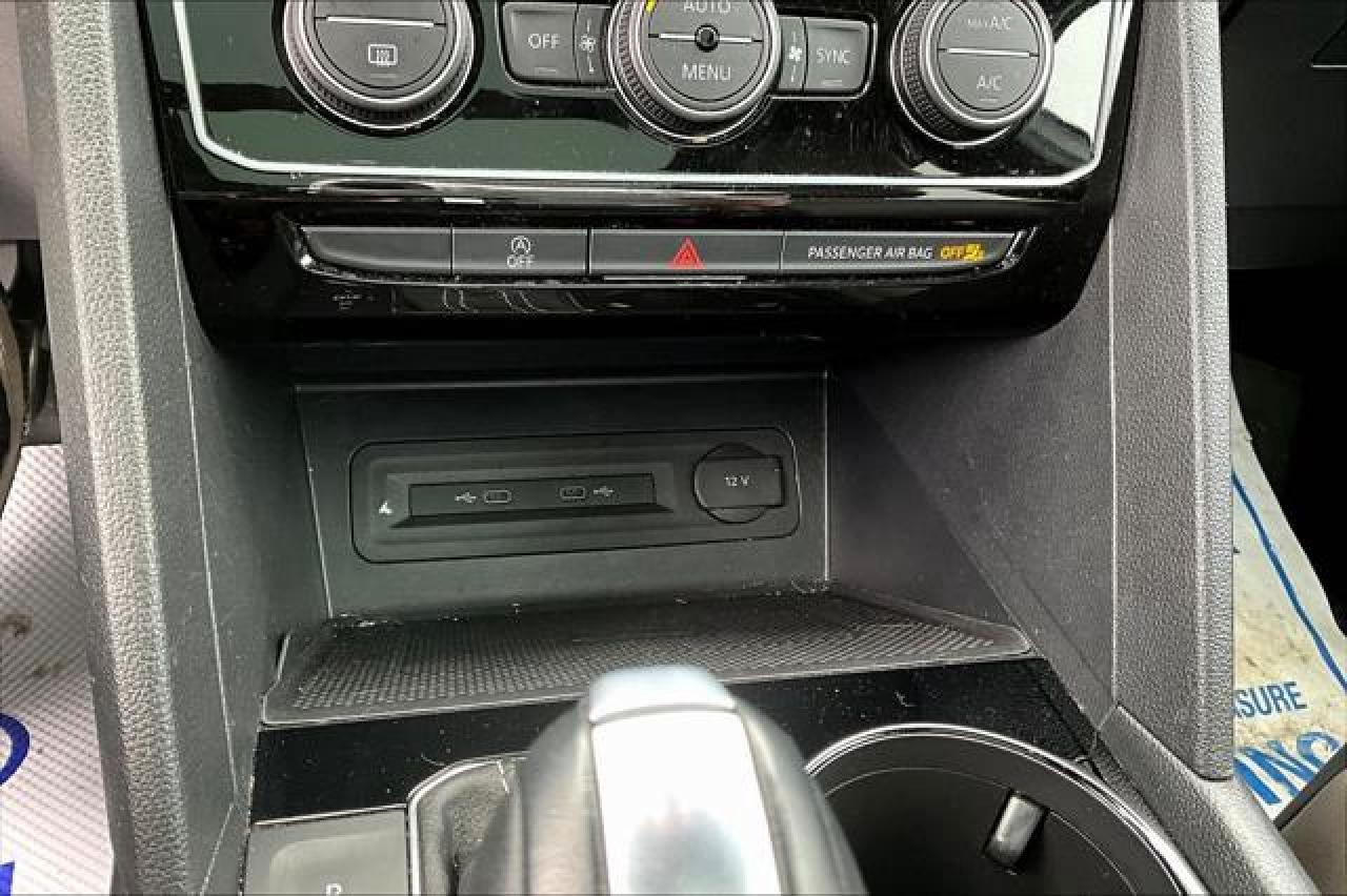 2023 Volkswagen Atlas Cross Sport Photo