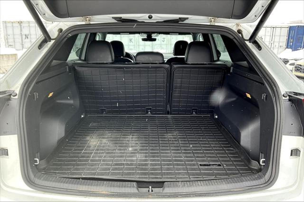 2023 Volkswagen Atlas Cross Sport Photo