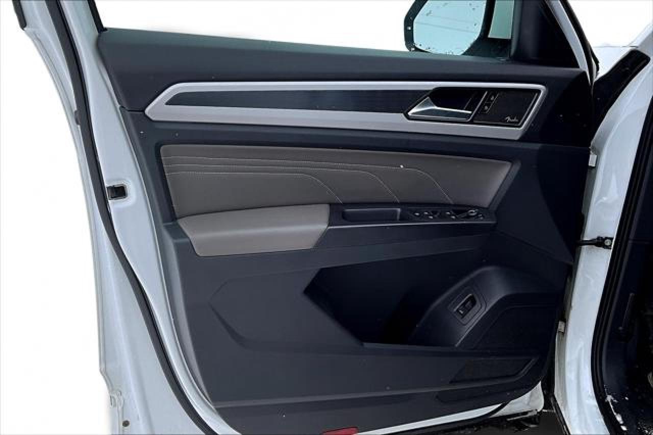 2023 Volkswagen Atlas Cross Sport Photo