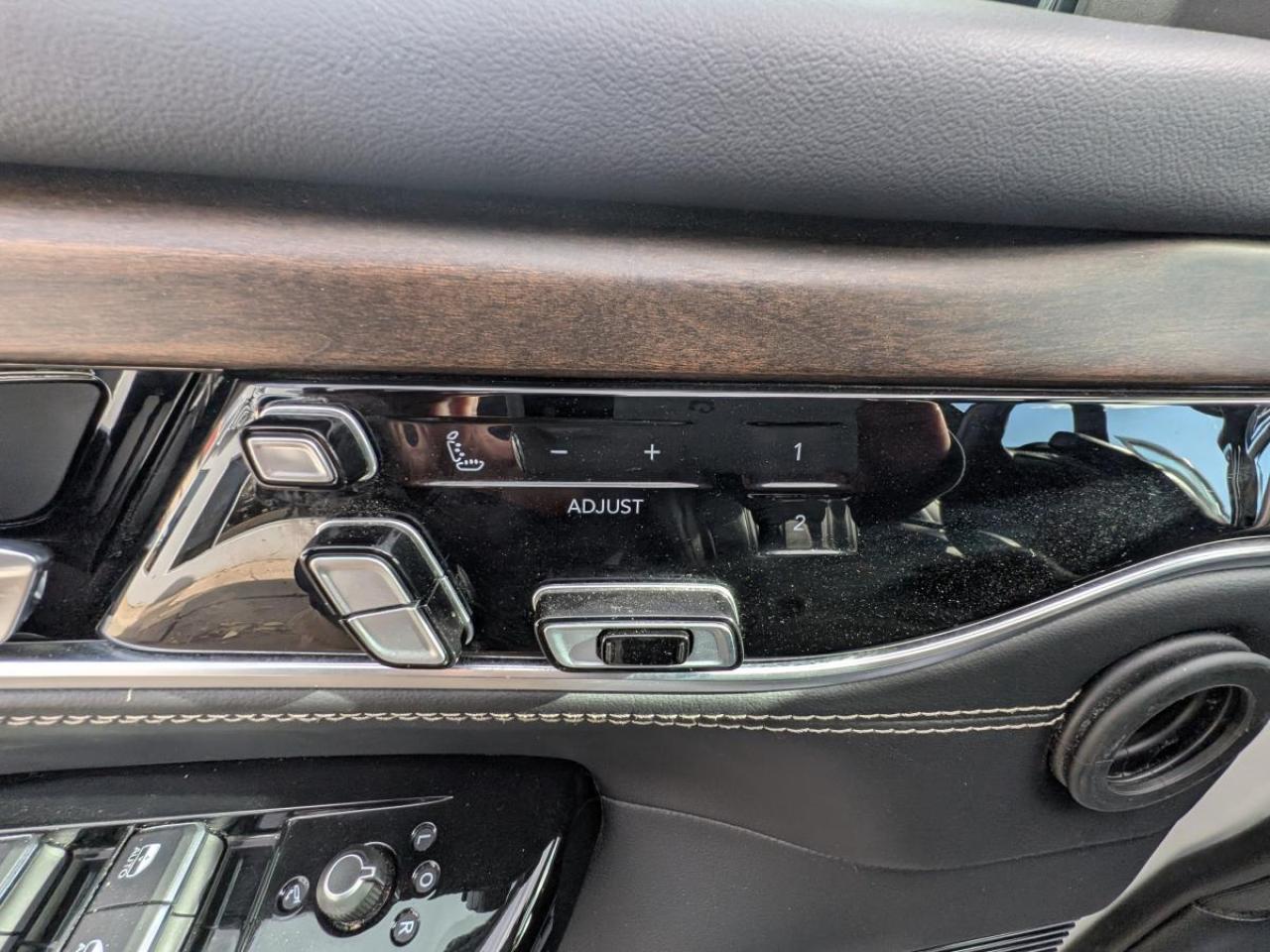 2022 Jeep Grand Wagoneer Series I 4x4 Photo