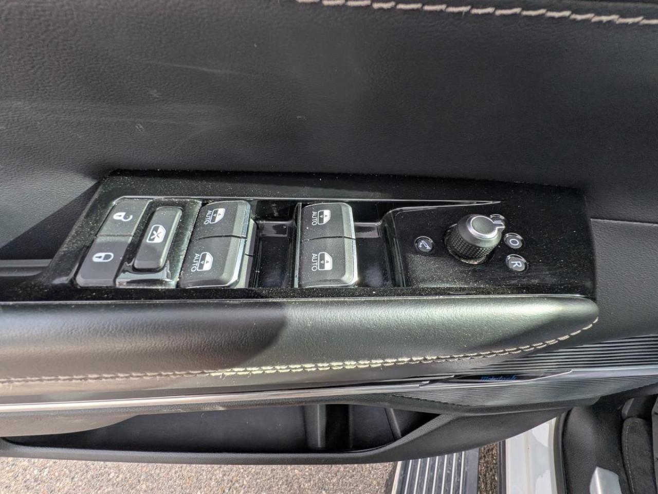 2022 Jeep Grand Wagoneer Series I 4x4 Photo