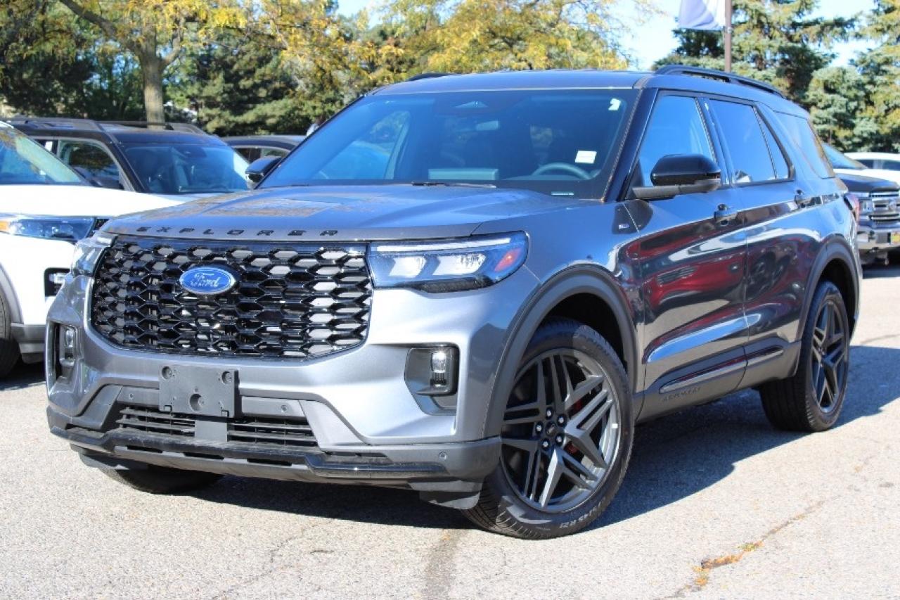 2025 Ford Explorer ST-Line Photo0