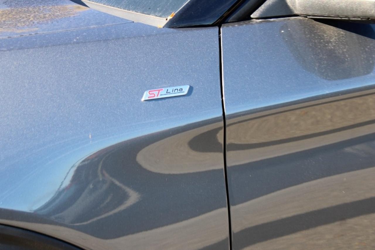 2025 Ford Explorer ST-Line Photo