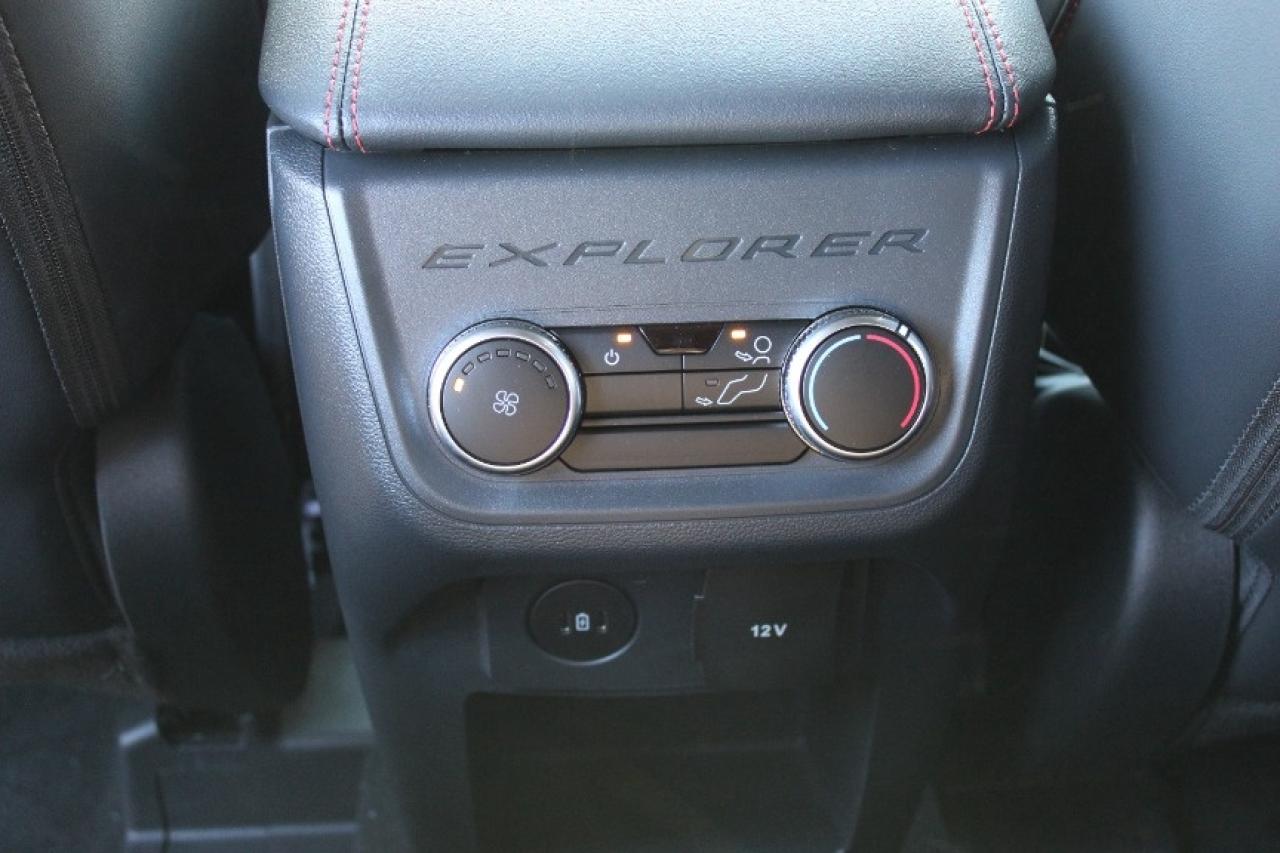 2025 Ford Explorer ST-Line Photo