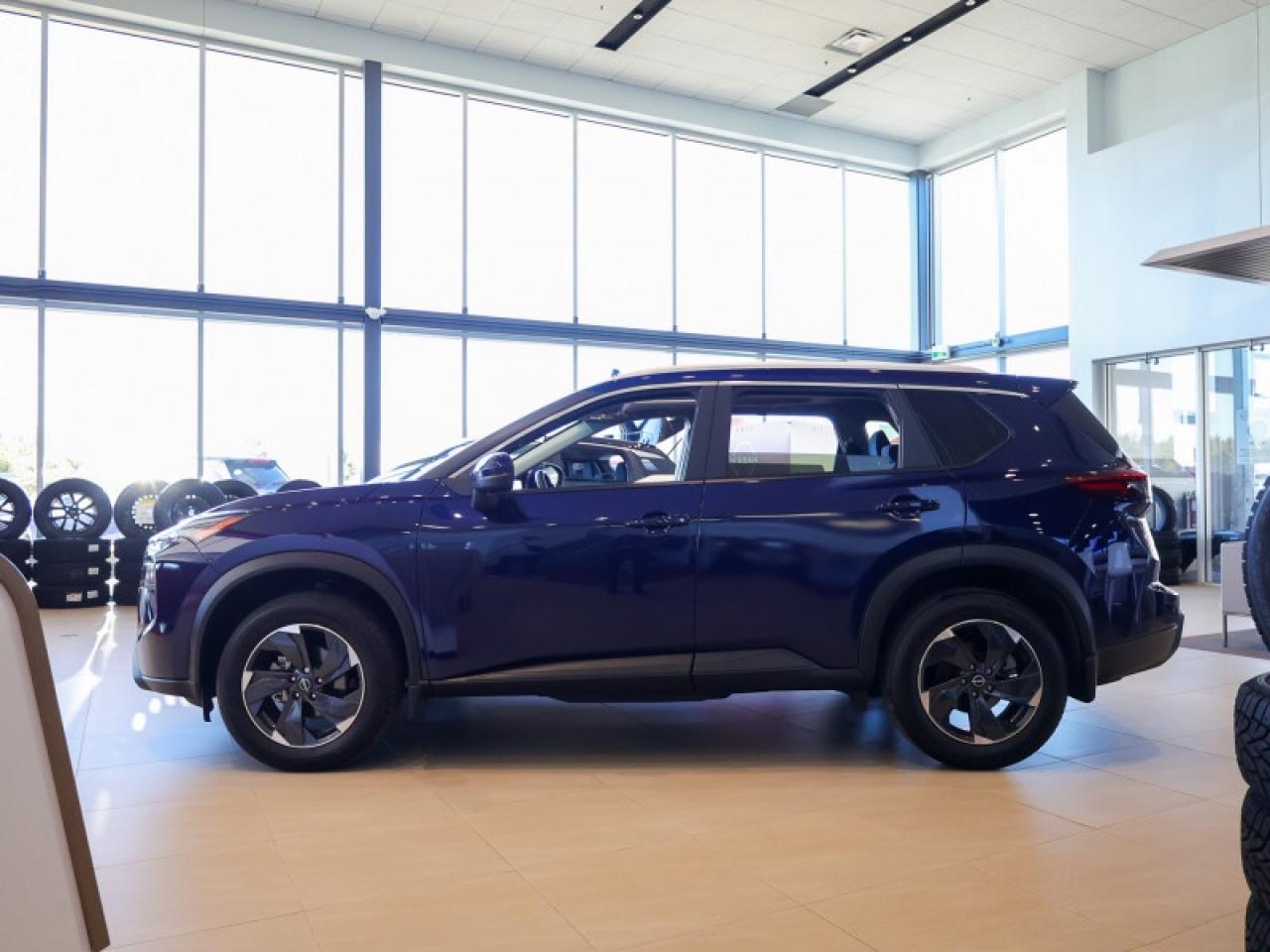 2024 Nissan Rogue SV Moonroof  - Moonroof -  Power Liftgate Photo2
