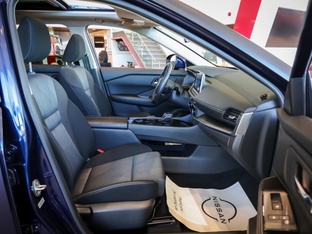 2024 Nissan Rogue SV Moonroof  - Moonroof -  Power Liftgate Photo