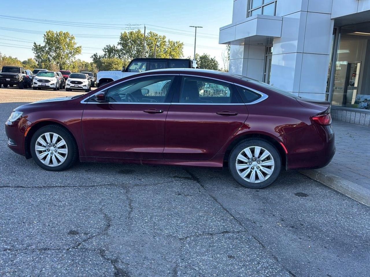 2016 Chrysler 200 LX, LOCAL TRADE, AUTOMATIC, LOW KM'S! CLEAN! Photo