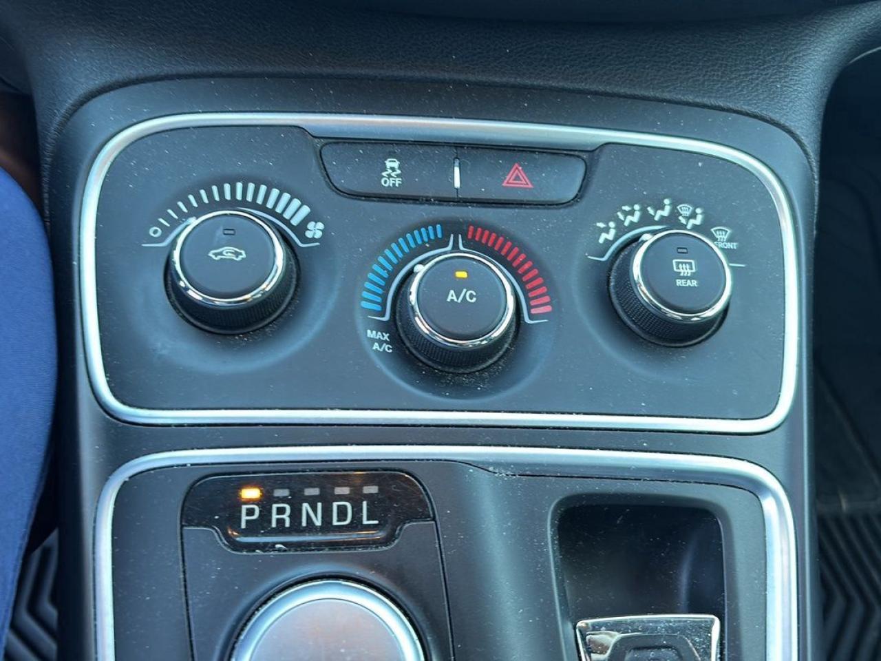 2016 Chrysler 200 LX, LOCAL TRADE, AUTOMATIC, LOW KM'S! CLEAN! Photo