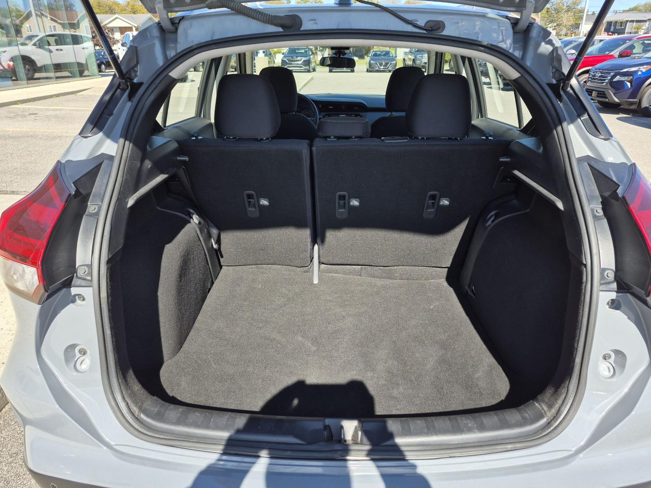 2022 Nissan Kicks SV Photo28