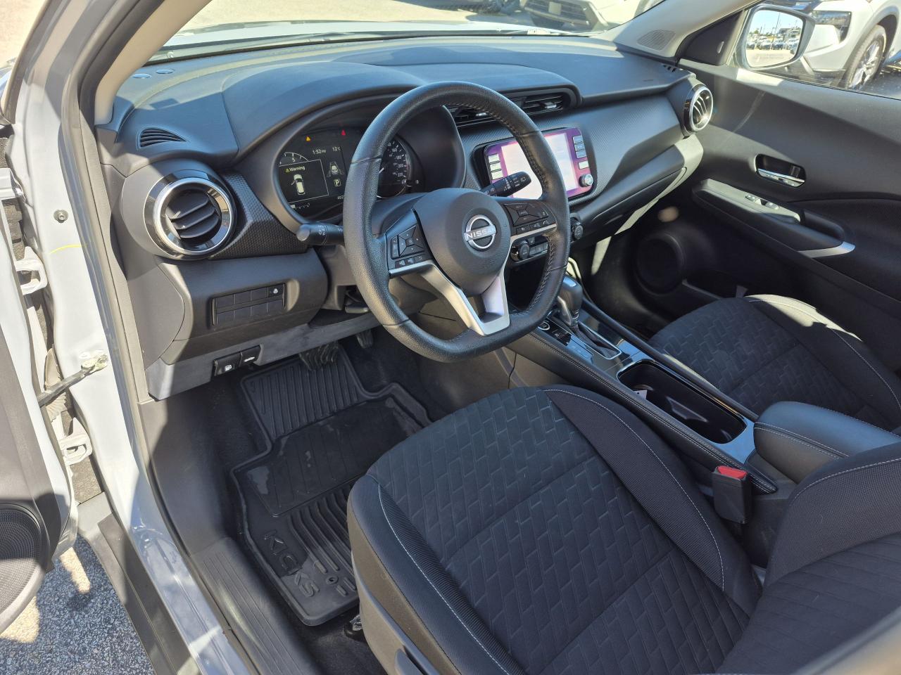 2022 Nissan Kicks SV Photo21