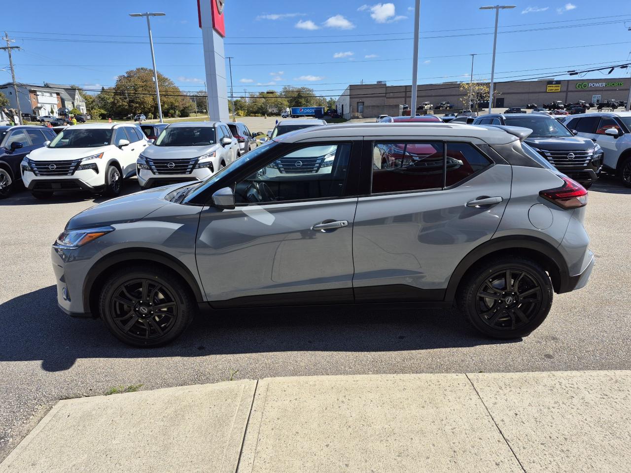 2022 Nissan Kicks SV Photo18